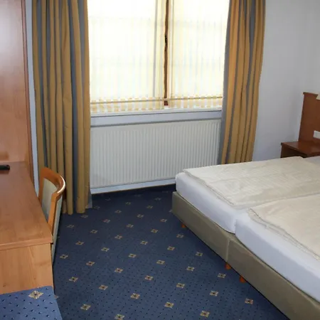 Kaiserhof Hotel 3*